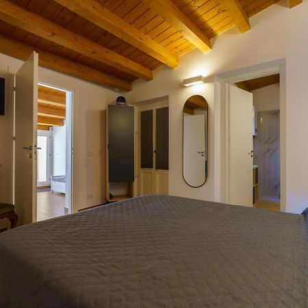 Maquedino Holiday Home & Terrace - Cozy Central Loft Palermo Esterno foto