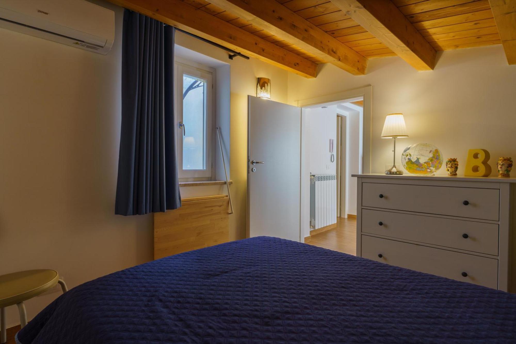 Maquedino Holiday Home & Terrace - Cozy Central Loft Palermo Esterno foto
